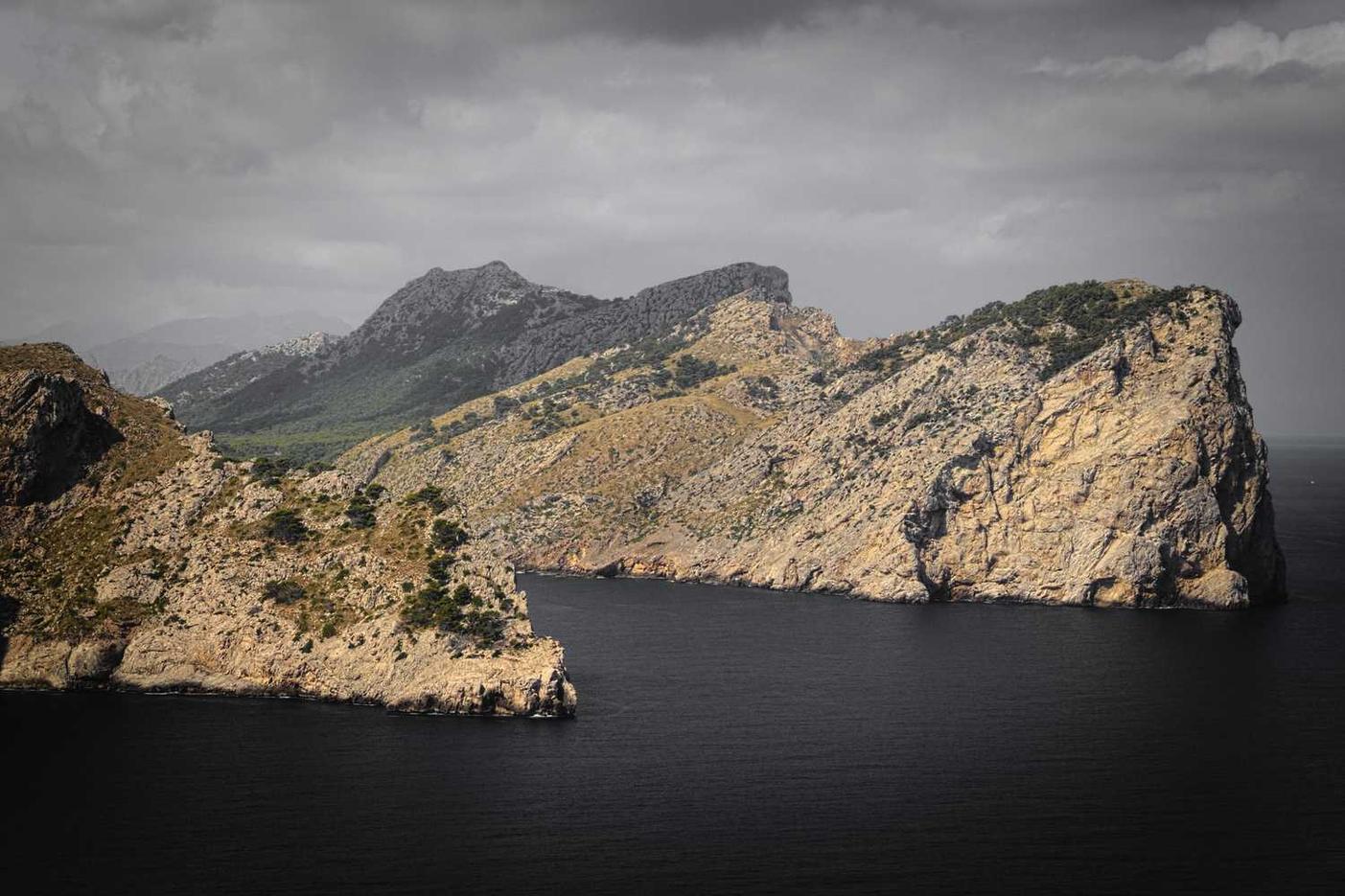 Nisi doloremque enim